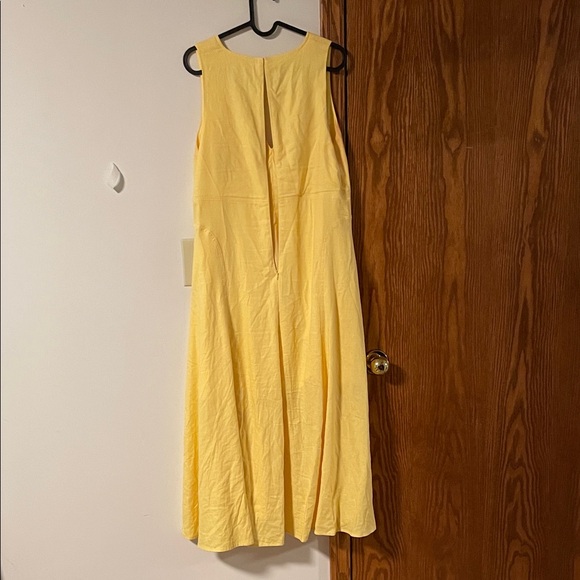 Banana Republic Sunny Yellow Maxi Dress - Picture 4 of 5
